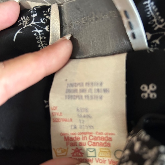 50% off original listed price Ladies skort jumper - Picture 3 of 5